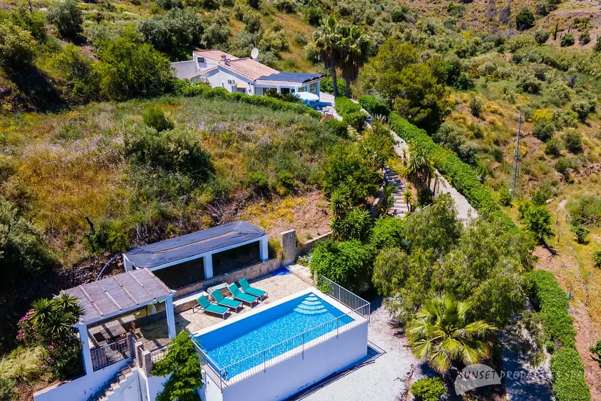 Vista exterior de Casa o chalet en venta en Cómpeta con Aire acondicionado, Jardín privado y Terraza