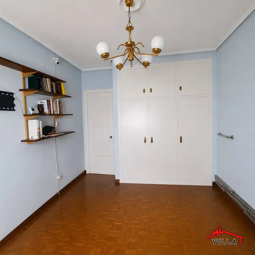 Bedroom of Flat for sale in Laredo  with Heating and Balcony