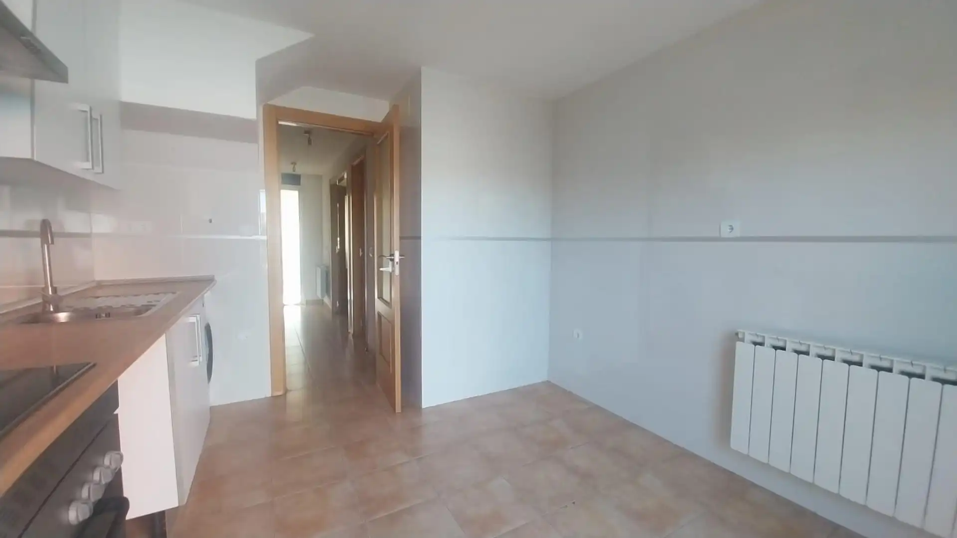 Casa adosada en venta en Tudela de Duero con Calefacción y Jardín privado