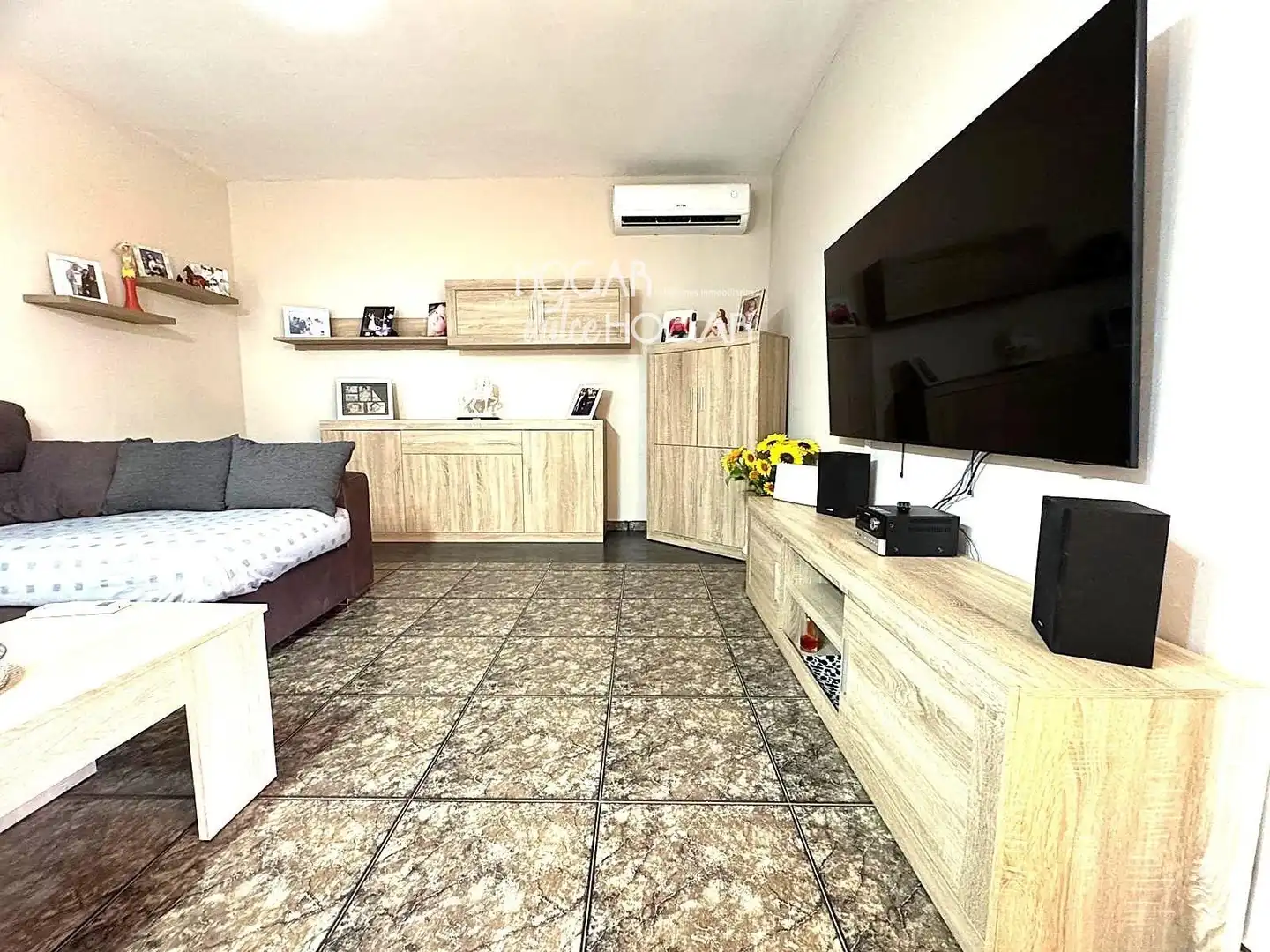 Sala d'estar de Casa o xalet en venda en La Bisbal del Penedès amb Aire condicionat, Calefacció i Terrassa