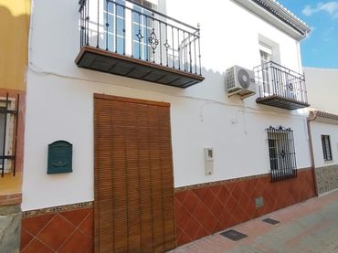Casa aparellada de lloguer a Calle STA AMALIA