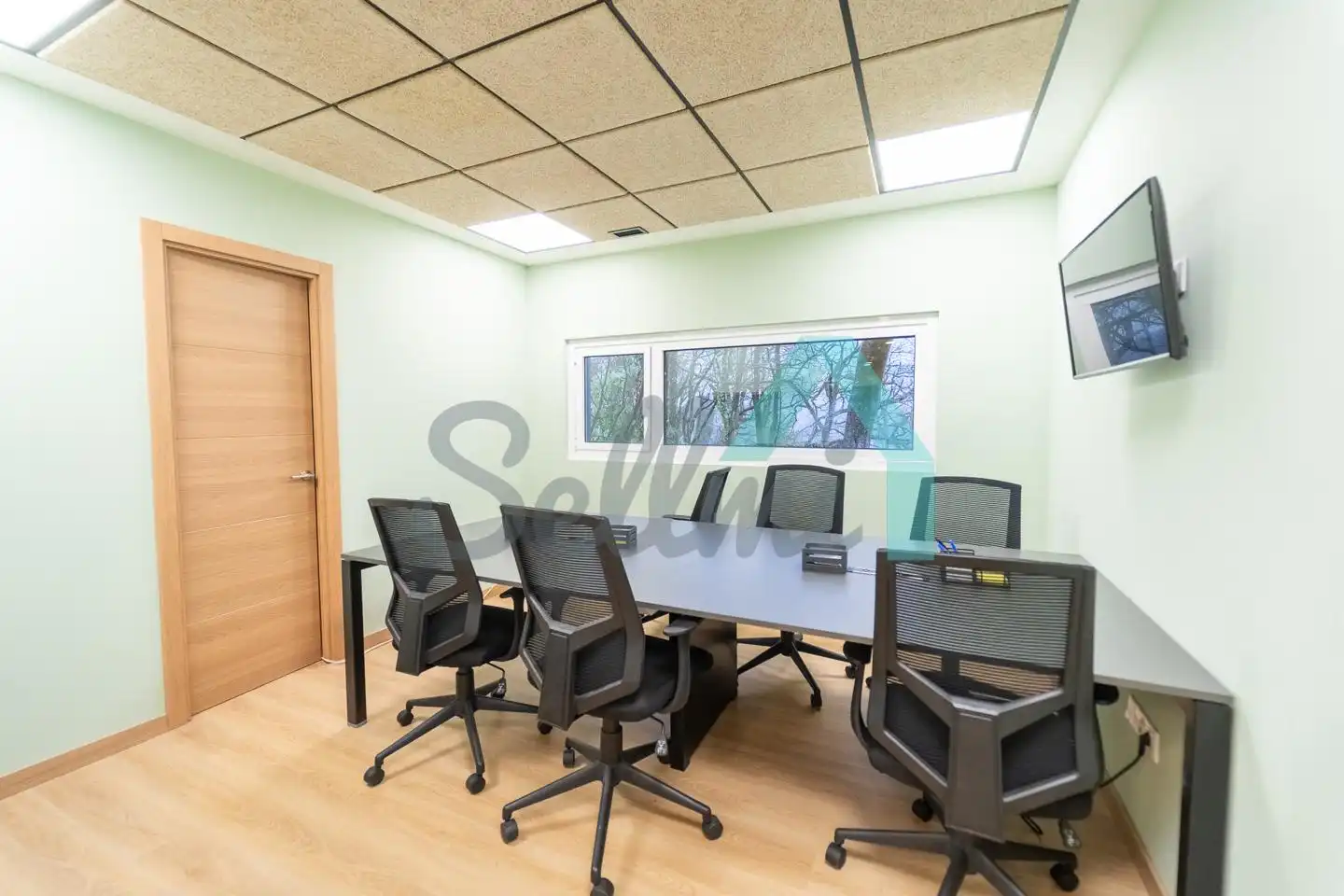 Office for rent in Ribera de Arriba  with Air Conditioner and Furnished