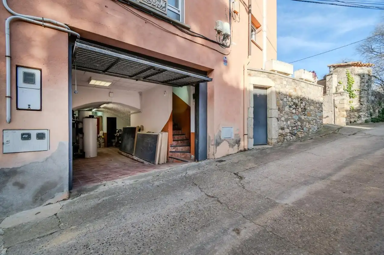 Vista exterior de Casa adosada en venta en Celrà