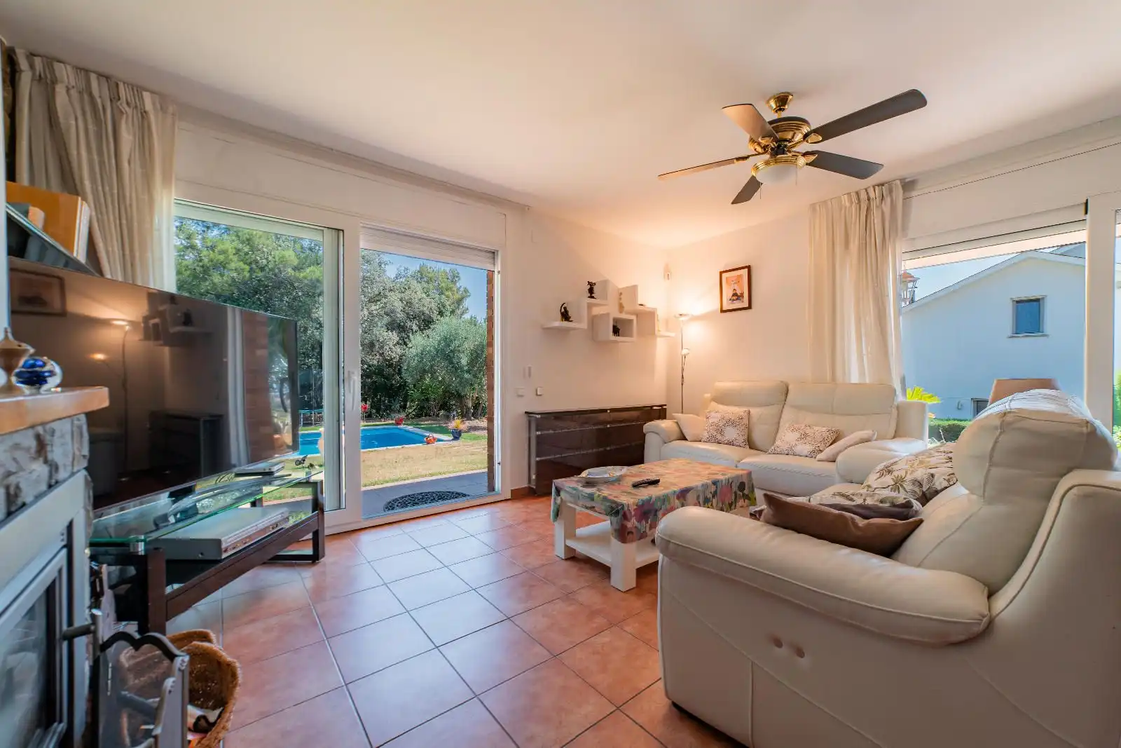 Detached house with pool for sale in Camí de Bigues, imagen 6