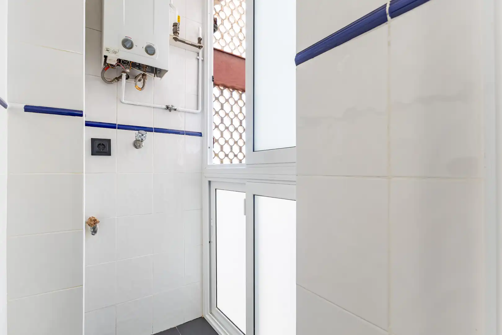 Badezimmer von Wohnung zum Verkauf in Barcelona mit Klimaanlage, Heizung und Parkett