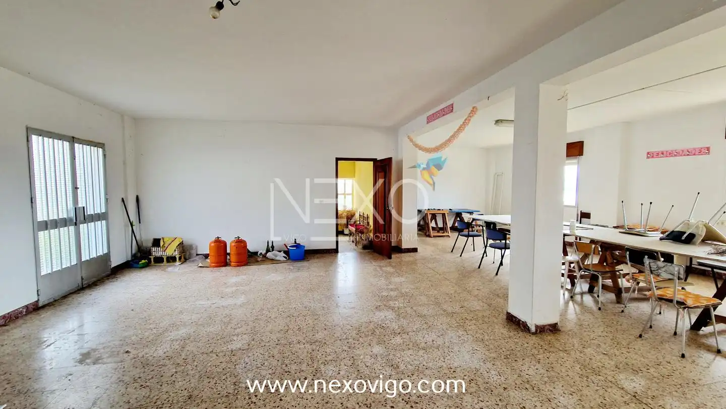 Casa o xalet en venda en Cangas  amb Calefacció, Jardí privat i Parquet