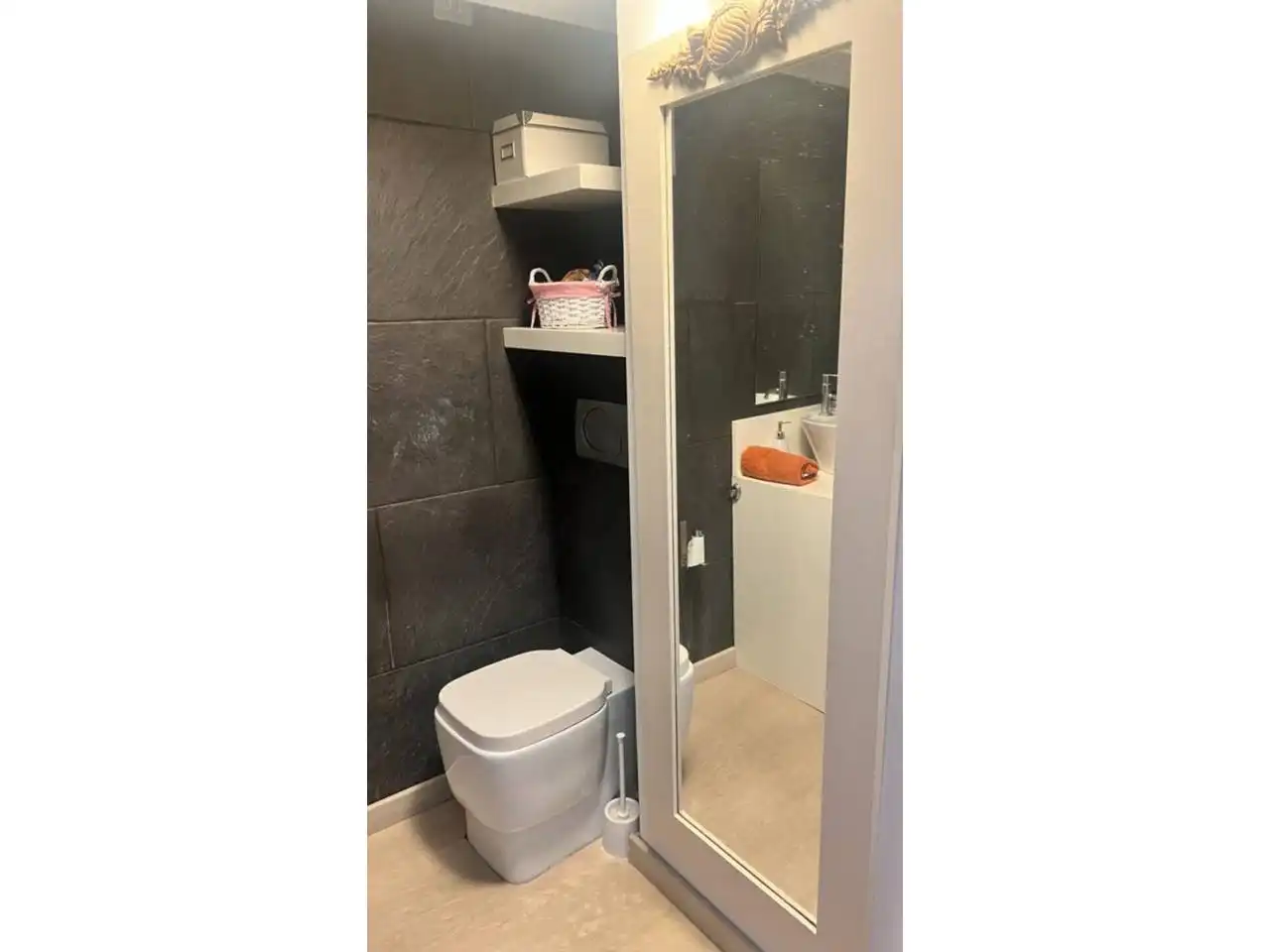Baño de Piso en venta en Valencia con Aire acondicionado, Jardín privado y Amueblado