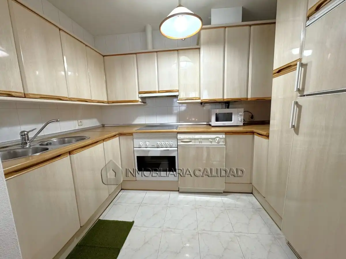 Cocina de Piso de alquiler en Burgos con Calefacción y Amueblado