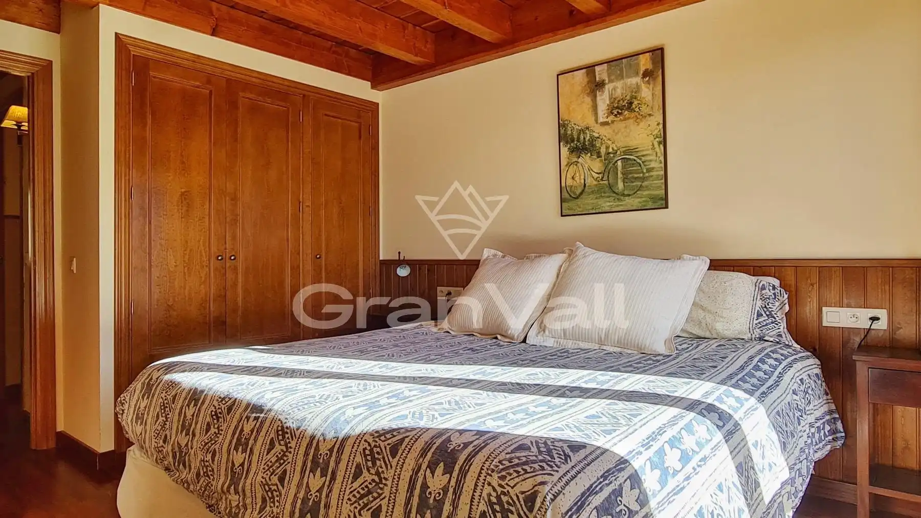 Schlafzimmer von Einfamilien-Reihenhaus zum Verkauf in Osséja mit Heizung, Parkett und Terrasse