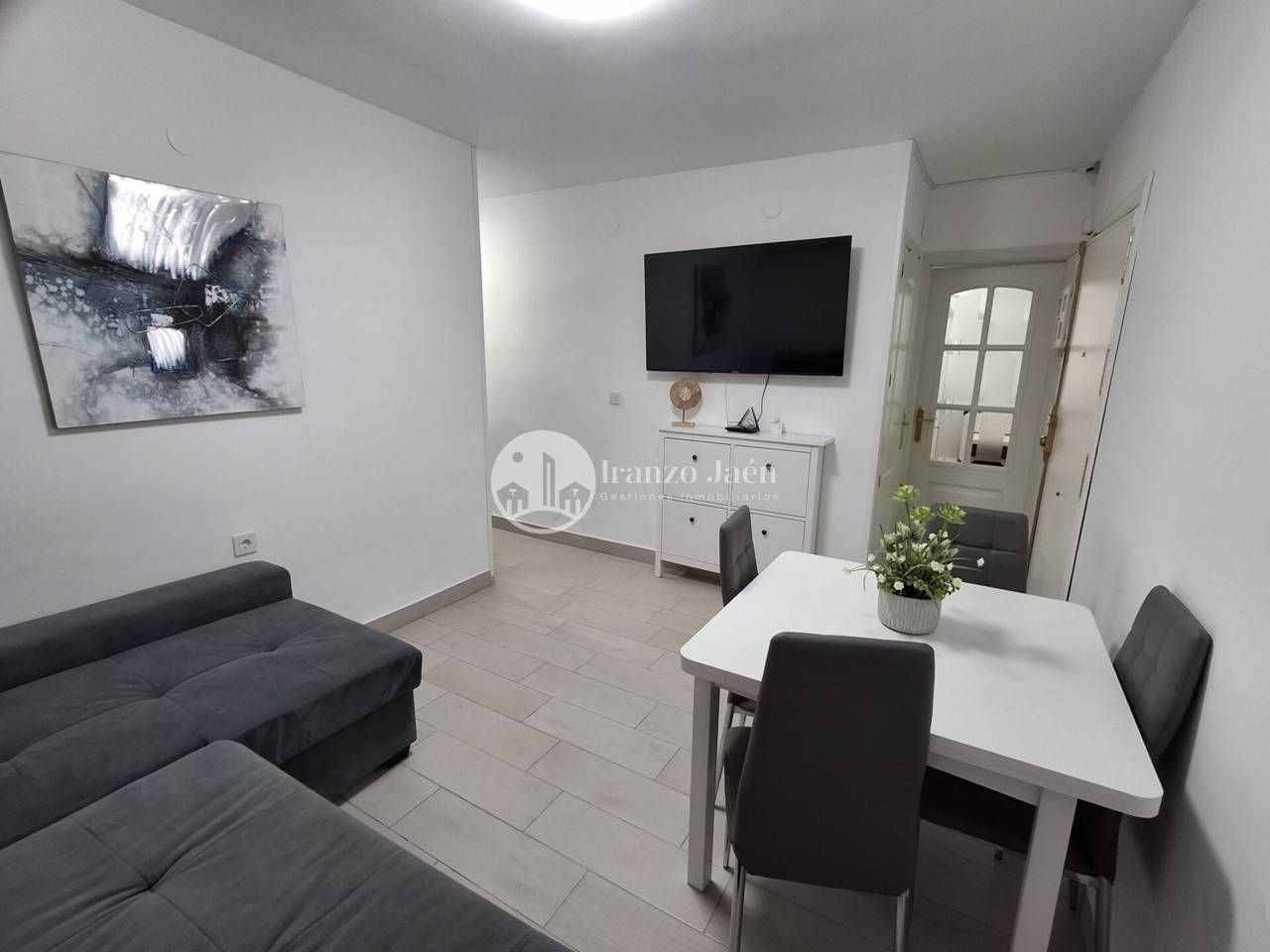 Sala d'estar de Apartament de lloguer en  Jaén Capital amb Aire condicionat i Moblat