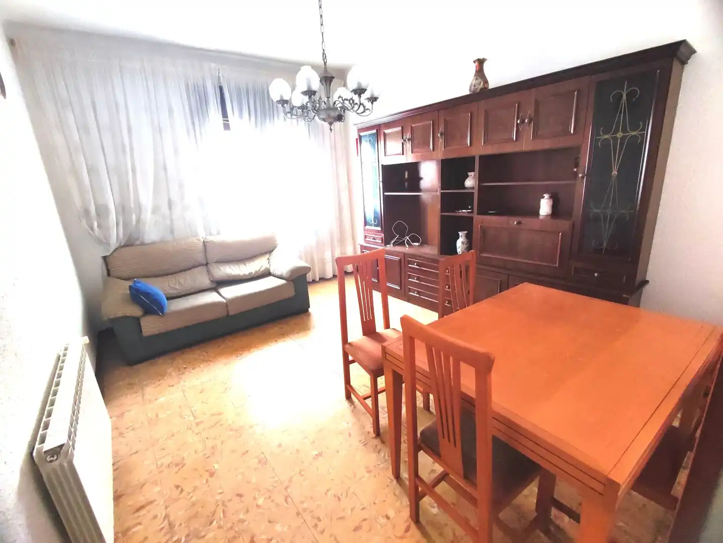 Sala de estar de Piso en venta en Barbastro con Calefacción, Terraza y Amueblado