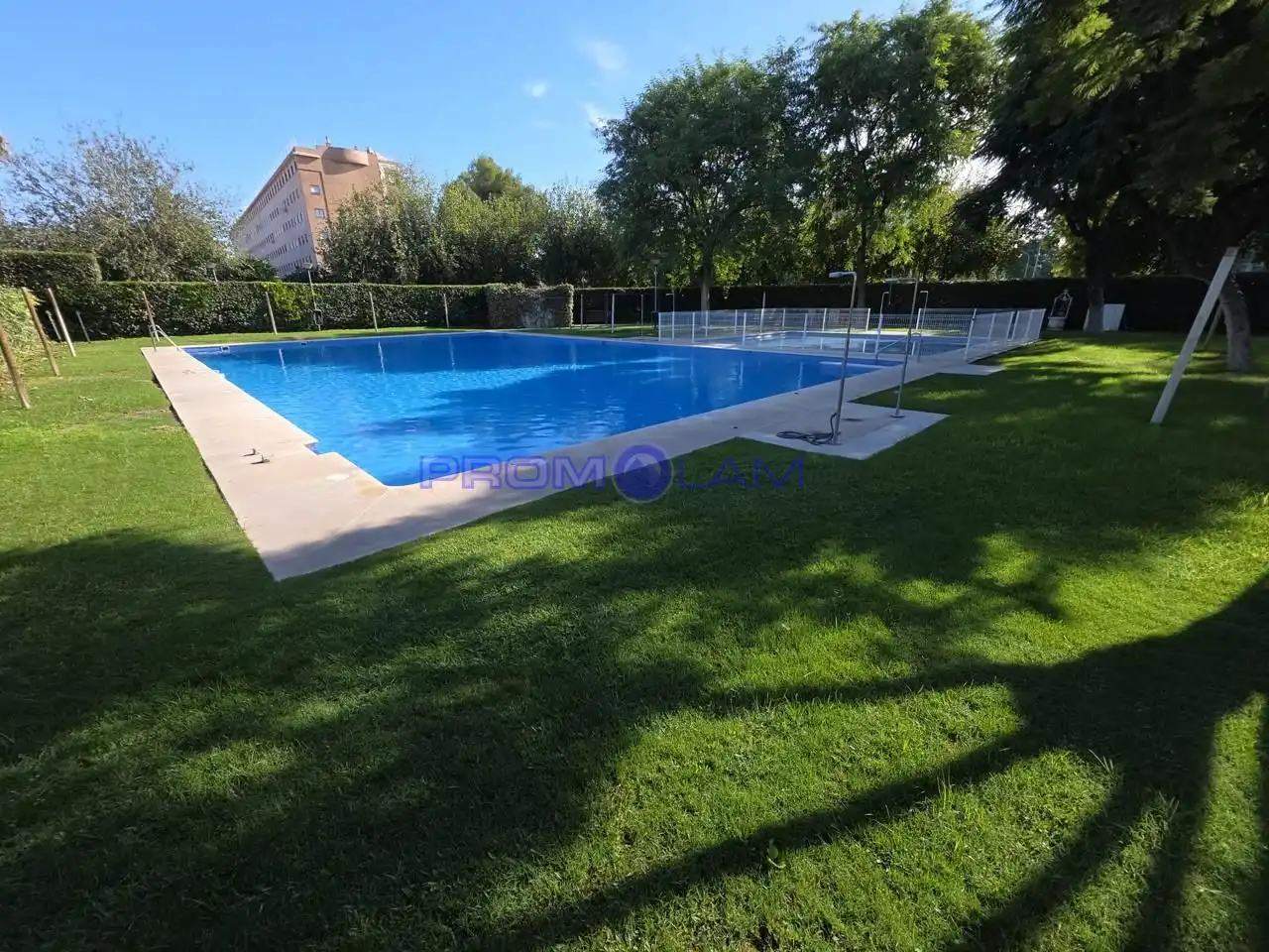 Piscina de Planta baja en venta en Sevilla