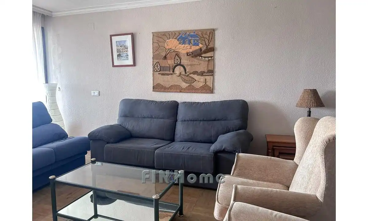 Sala d'estar de Pis de lloguer en Sevilla amb Aire condicionat, Terrassa i Moblat