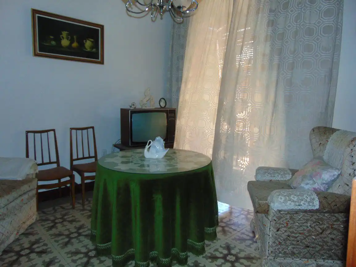 Sala d'estar de Casa o xalet en venda en Valdepeñas amb Calefacció, Terrassa i Traster