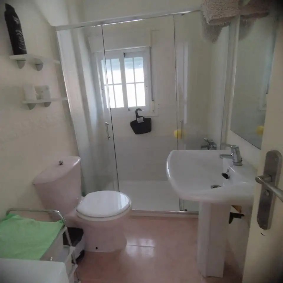 Bathroom of Ground floor for rent in Granada  with Furnished
