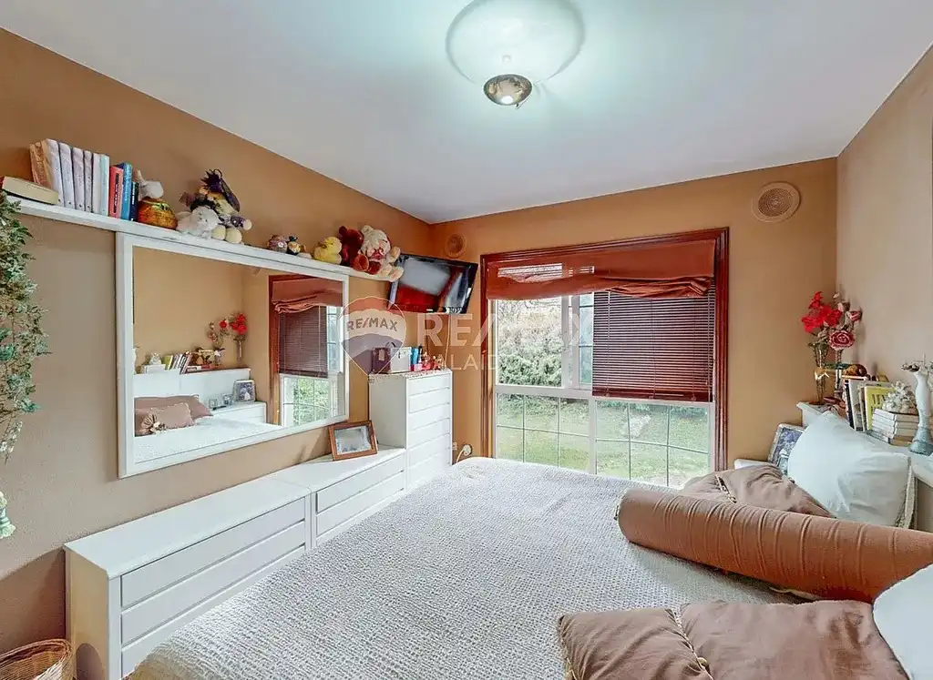 Habitación de Casa o chalet en venta en Vigo  con Calefacción, Jardín privado y Parquet