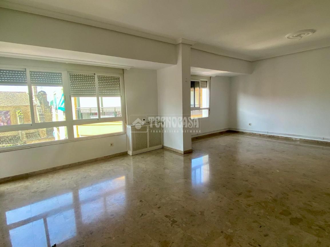 Living room of Flat to rent in Úbeda  with Air Conditioner, Heating and Balcony
