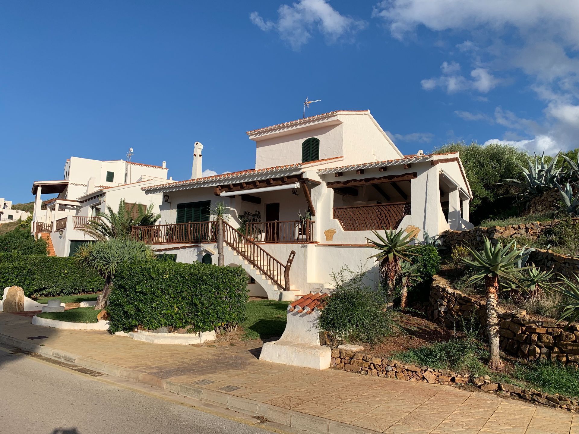 Vista exterior de Casa o xalet en venda en Es Mercadal amb Aire condicionat, Jardí privat i Terrassa