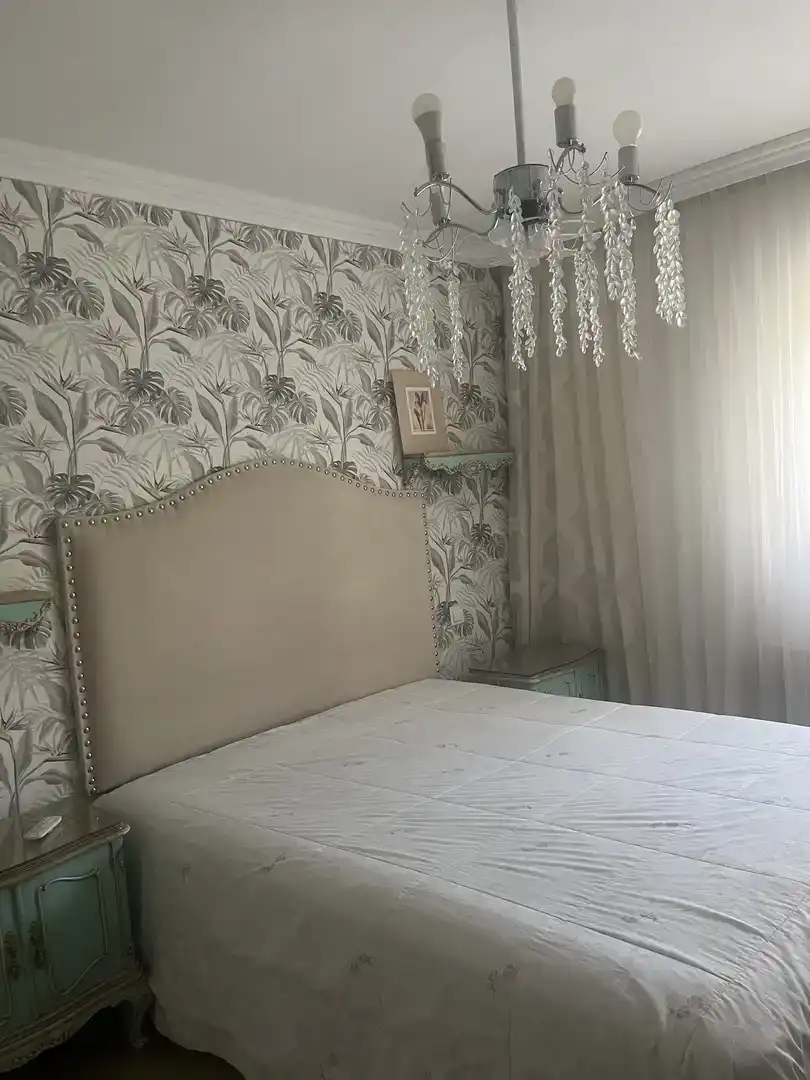 Dormitori de Pis de lloguer en Zaragoza amb Aire condicionat, Parquet i Balcó