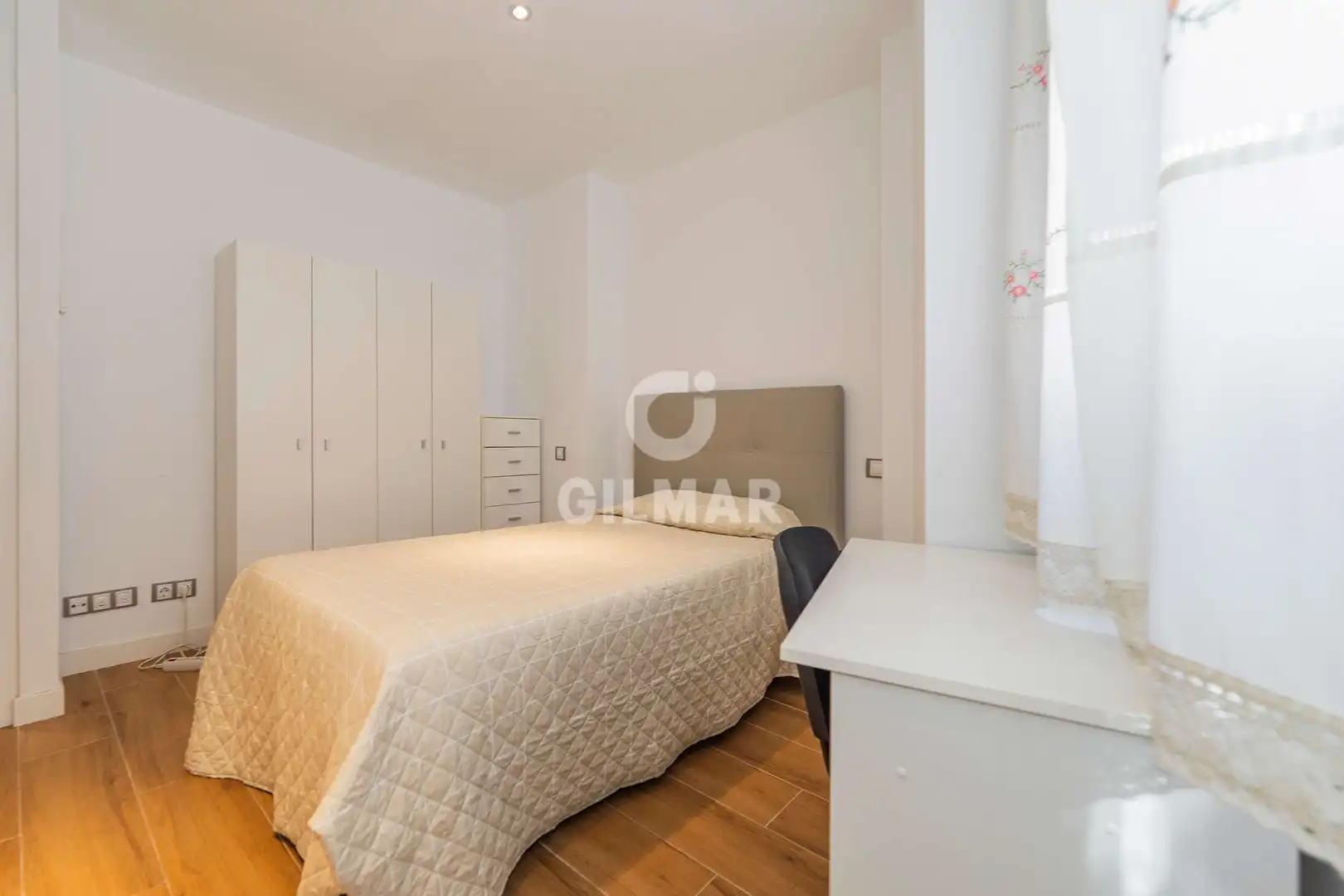 Habitación de Piso en venta en Madrid con Calefacción y Trastero