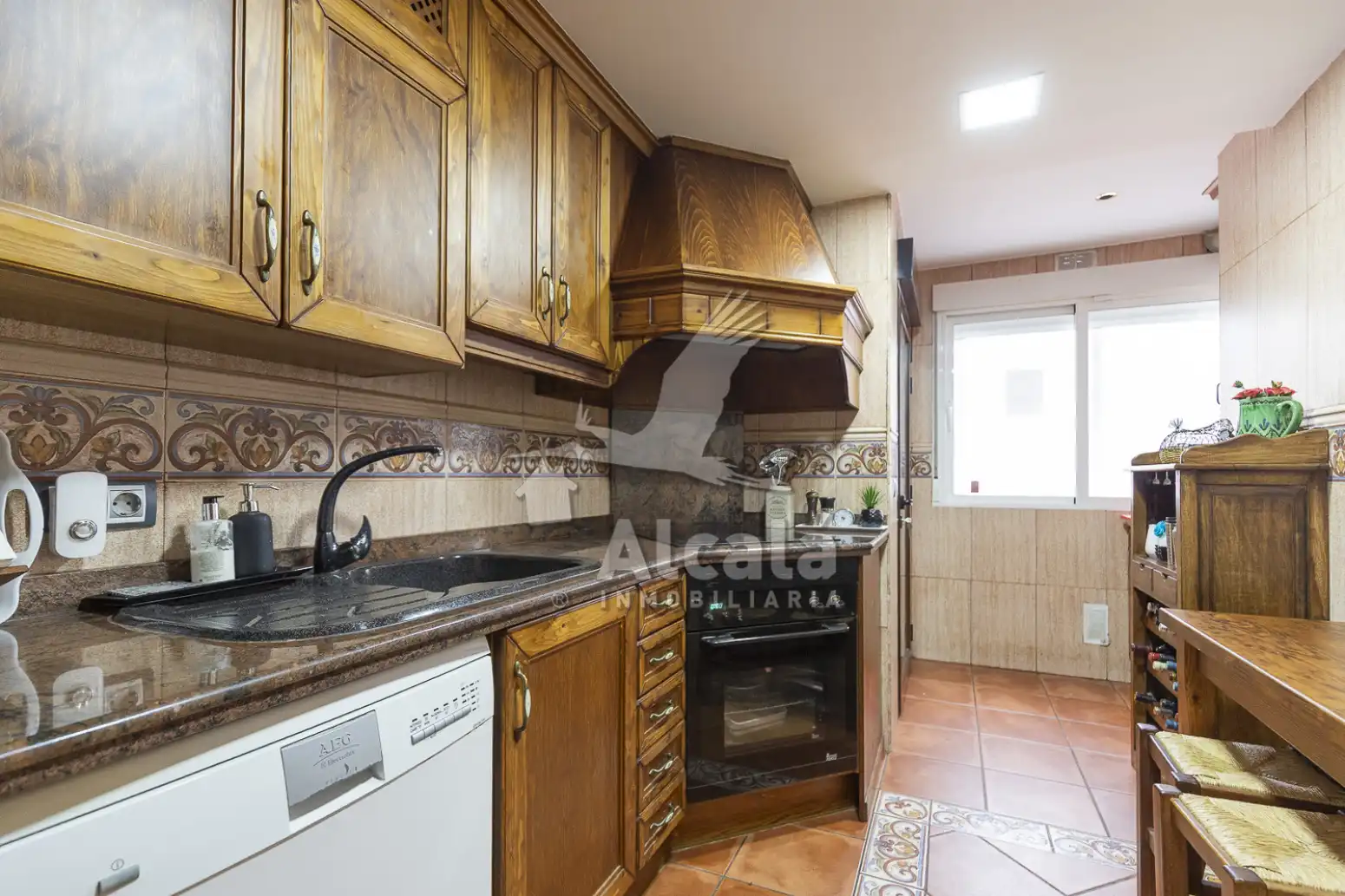Kitchen of Flat for sale in Alcalá de Henares  with Air Conditioner, Heating and Parquet flooring