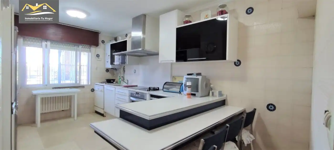 Casa con piscina en venta en Amoeiro, imagen 5