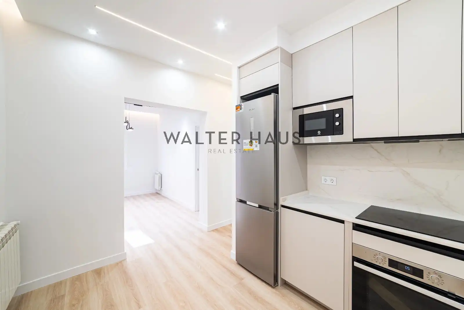 Kitchen of Flat for rent in Madrid  with Air Conditioner, Heating and Storage room