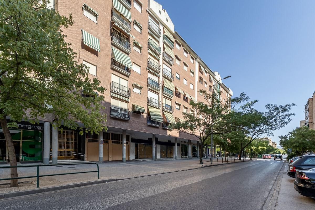 Exterior view of Flat for sale in  Granada Capital  with Air Conditioner and Terrace