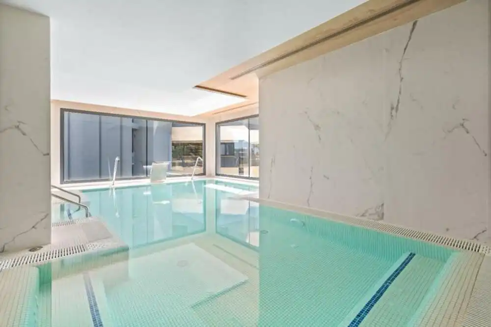 Piscina de Apartament de lloguer en Estepona amb Aire condicionat, Terrassa i Traster