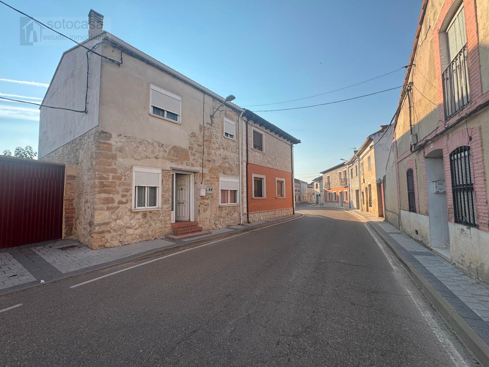 Vista exterior de Casa o xalet en venda en Quintanilla de Onésimo amb Calefacció i Jardí privat