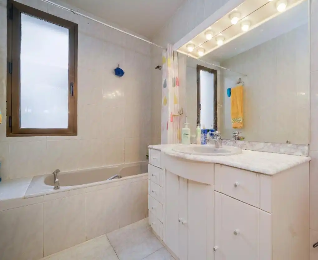 Baño de Piso en venta en Madrid con Calefacción y Parquet