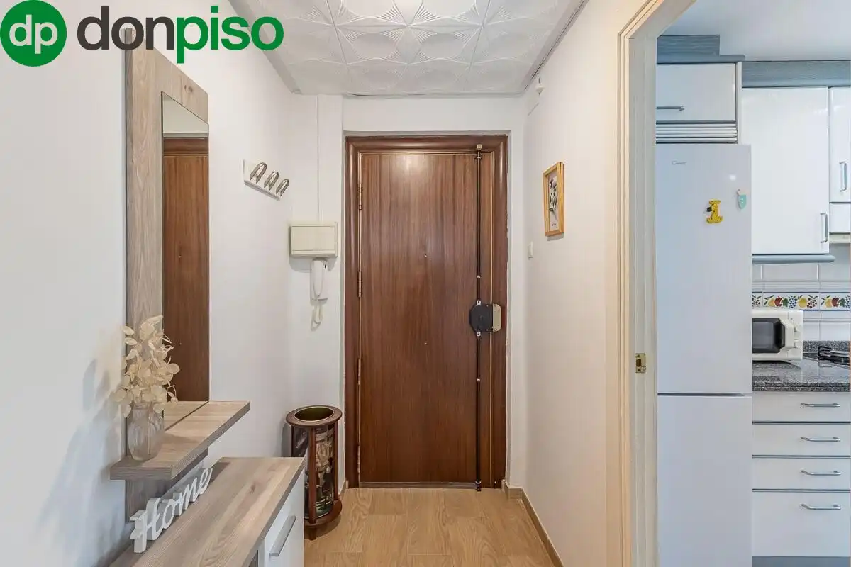 Flat for sale in Granada  with Air Conditioner and Parquet flooring