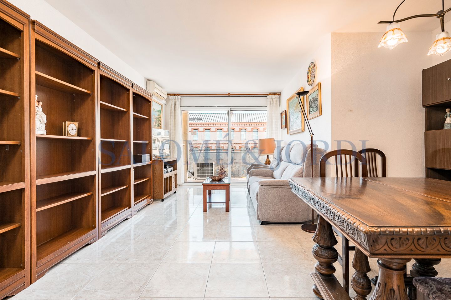 Vista exterior de Pis en venda en Mataró amb Calefacció, Terrassa i Forn