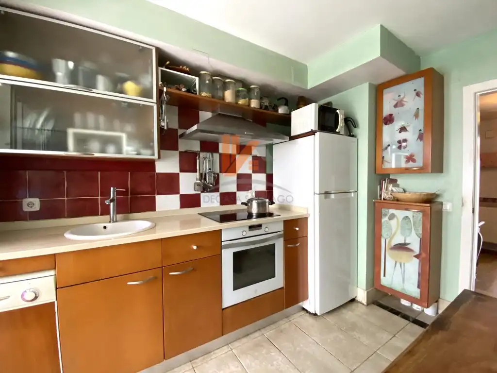 Cocina de Piso en venta en Santiago de Compostela  con Horno