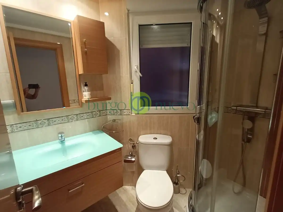 Baño de Apartamento de alquiler en León Capital  con Calefacción, Terraza y Amueblado