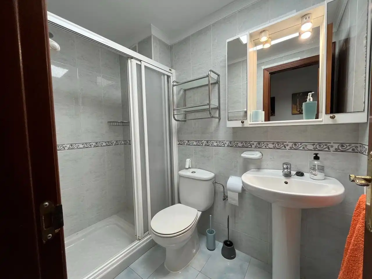Baño de Ático de alquiler en Vélez-Málaga con Aire acondicionado, Calefacción y Terraza