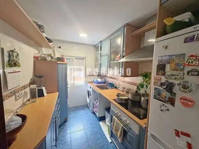 Cocina de Piso en venta en Madrid con Calefacción y Jardín privado