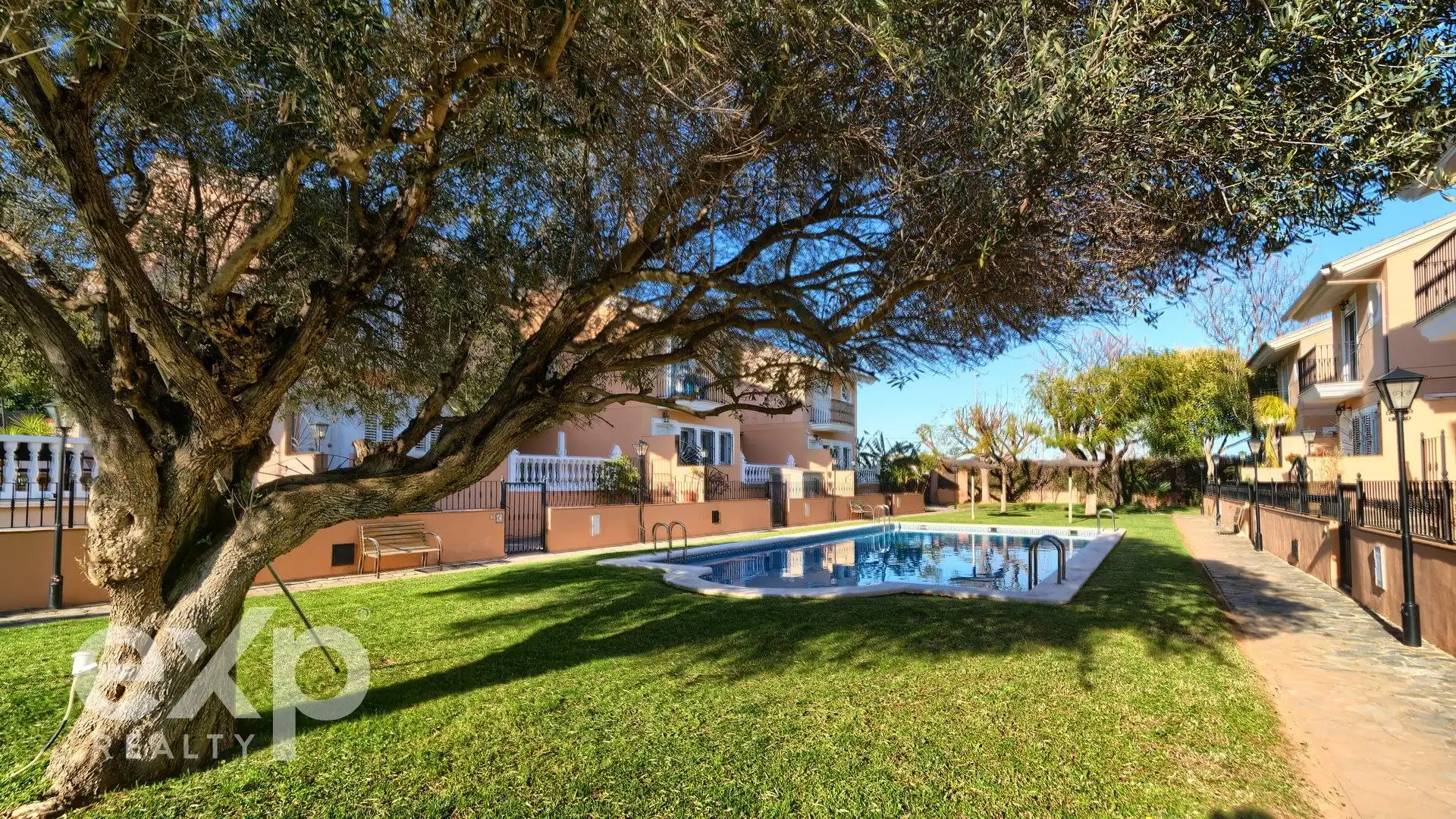 Vista exterior de Casa o chalet en venta en Godella con Aire acondicionado, Calefacción y Jardín privado