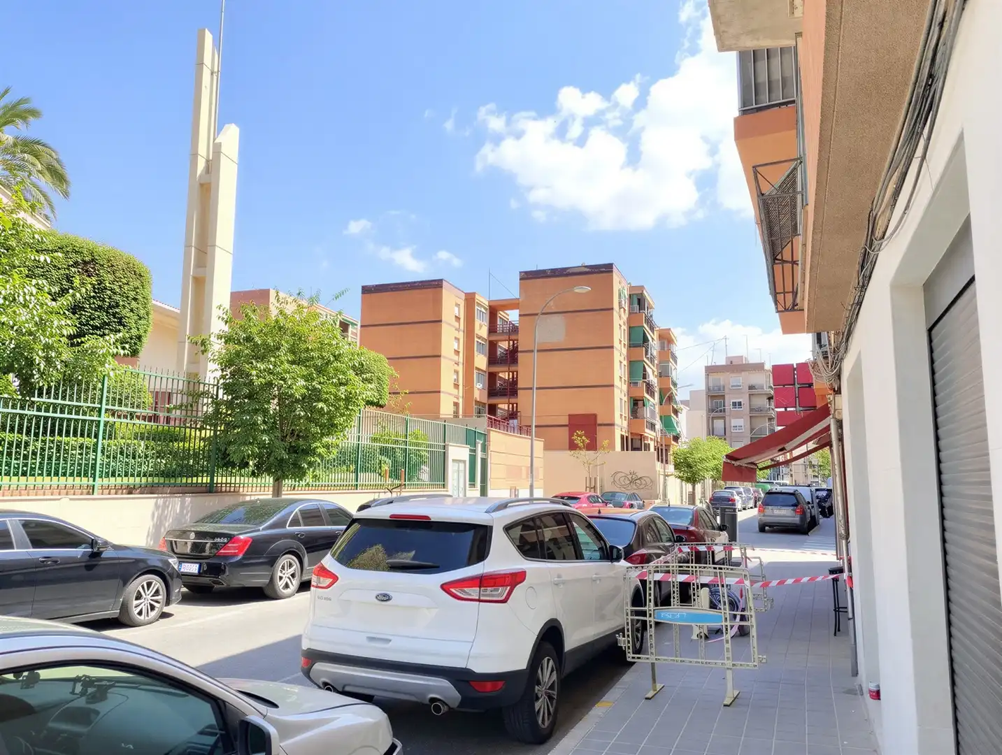 Vista exterior de Planta baja en venta en Alicante / Alacant con Alarma