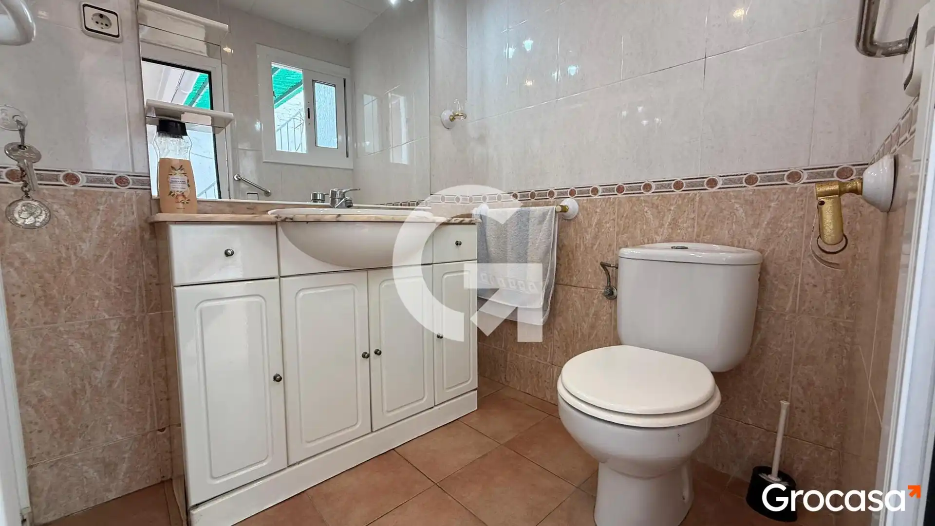 Bathroom of Flat for sale in Mataró  with Air Conditioner, Terrace and Oven