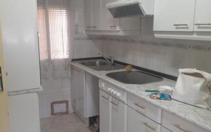 Kitchen of Flat for sale in  Madrid Capital  with Heating, Parquet flooring and Balcony