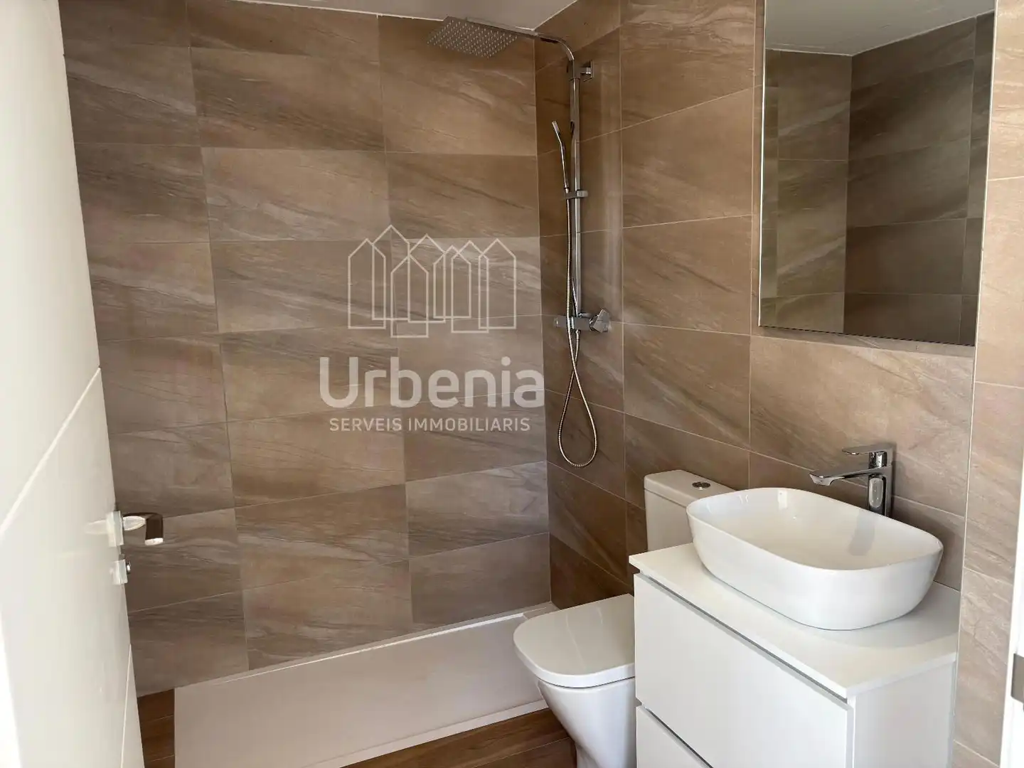 Badezimmer von Maisonette zum Verkauf in Blanes mit Klimaanlage, Heizung und Terrasse