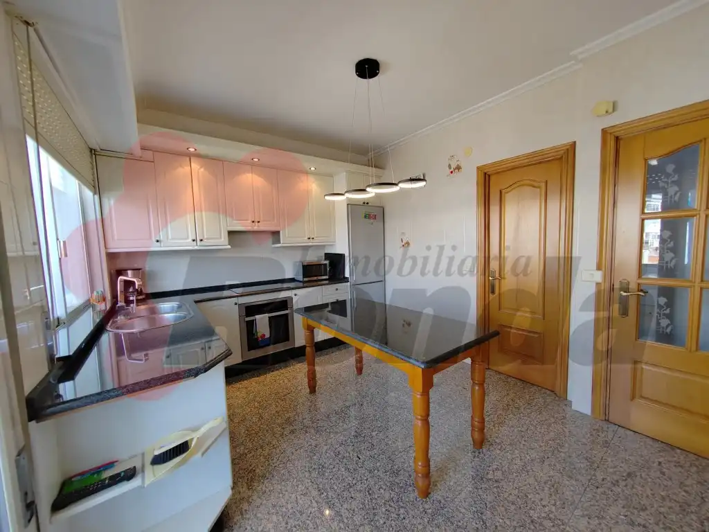 Cocina de Piso en venta en Lugo con Trastero y Amueblado