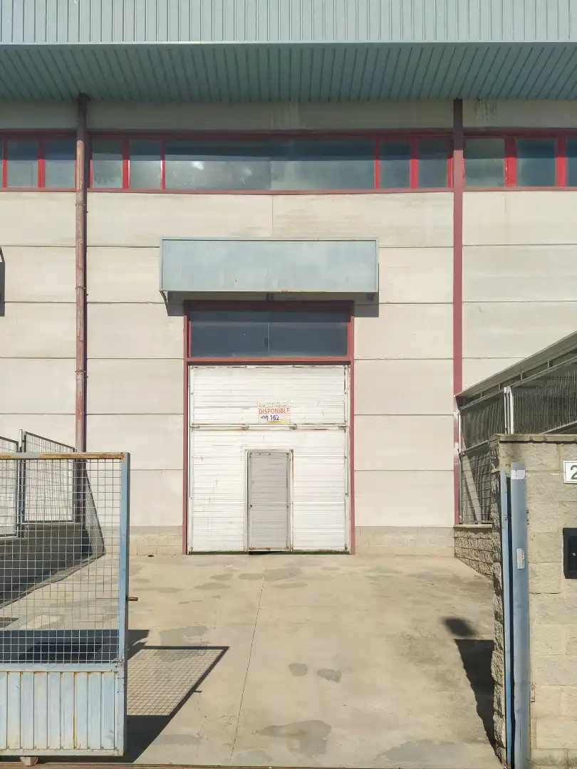Außenansicht von Fabrikhallen zur Miete in Málaga