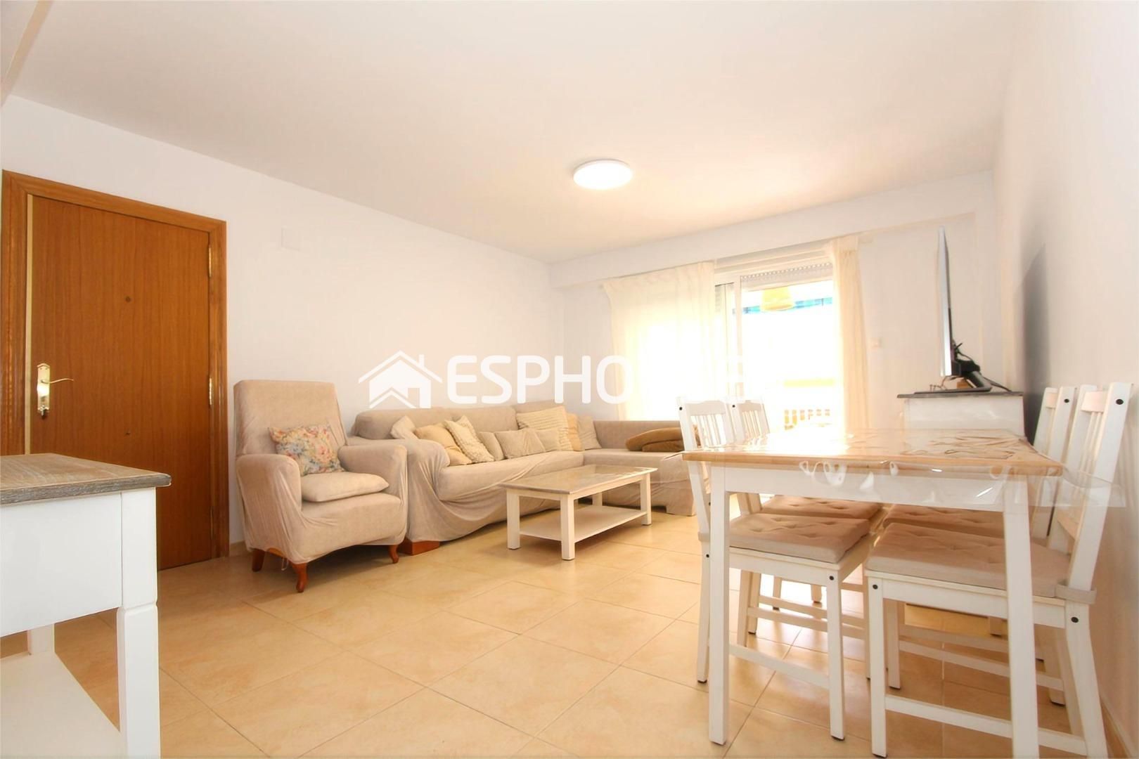 Living room of Flat for sale in Guardamar del Segura  with Air Conditioner, Terrace and Furnished