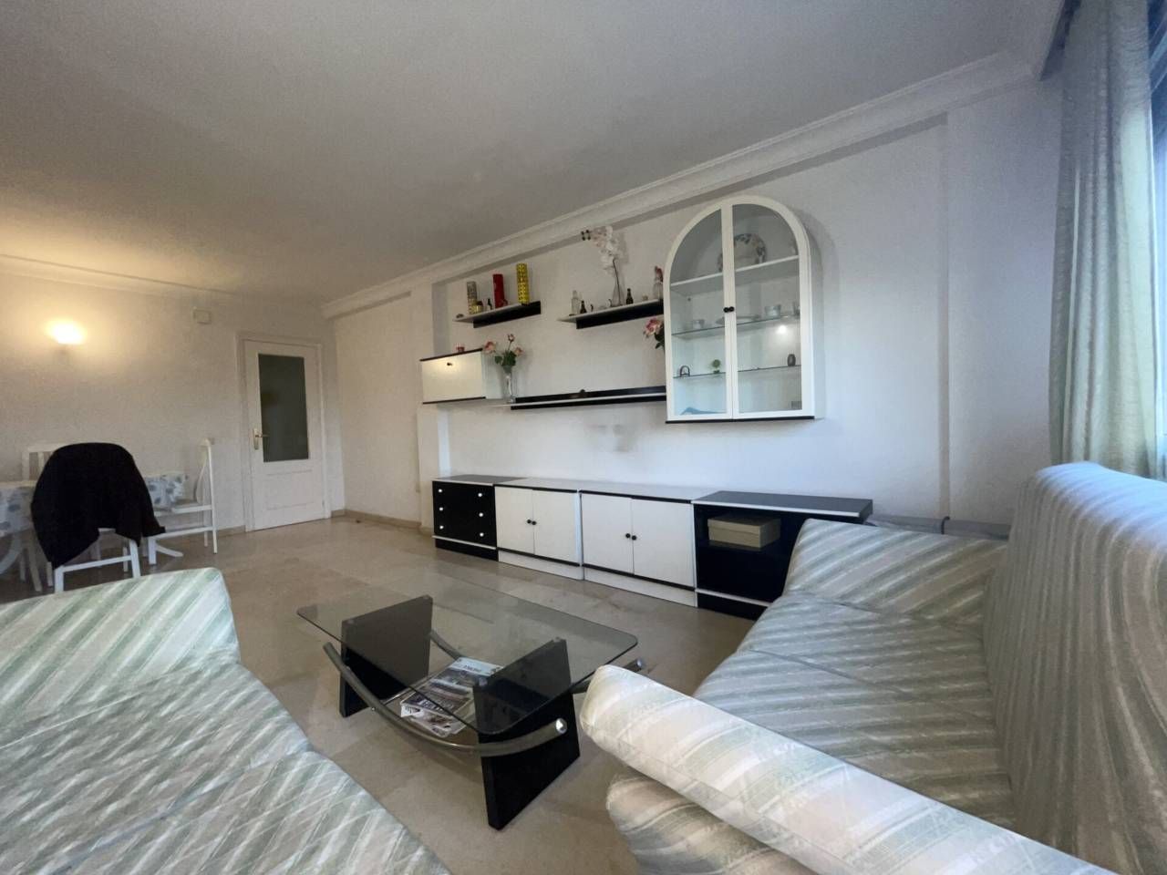 Living room of Flat for sale in Estepona  with Storage room