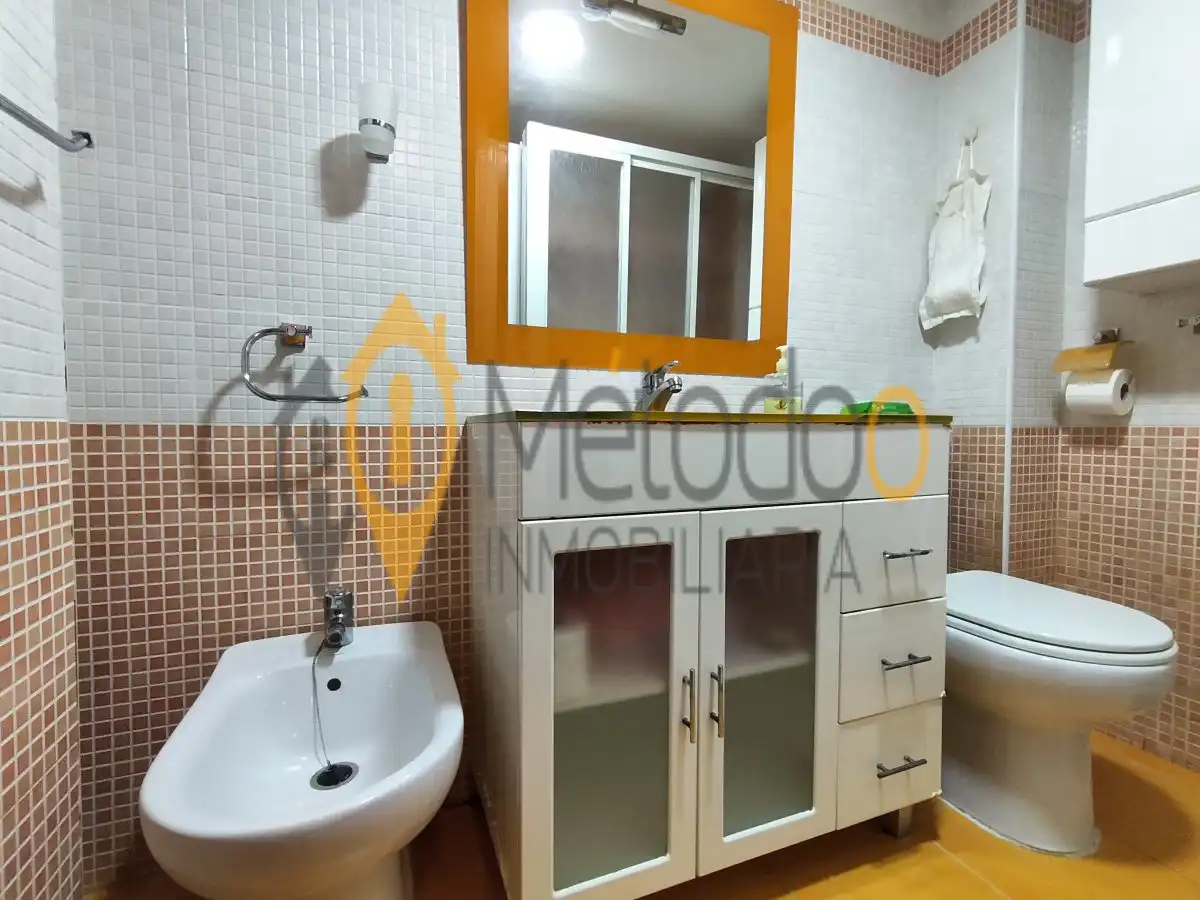 Bathroom of Flat for sale in Sevilla  with Air Conditioner, Heating and Furnished