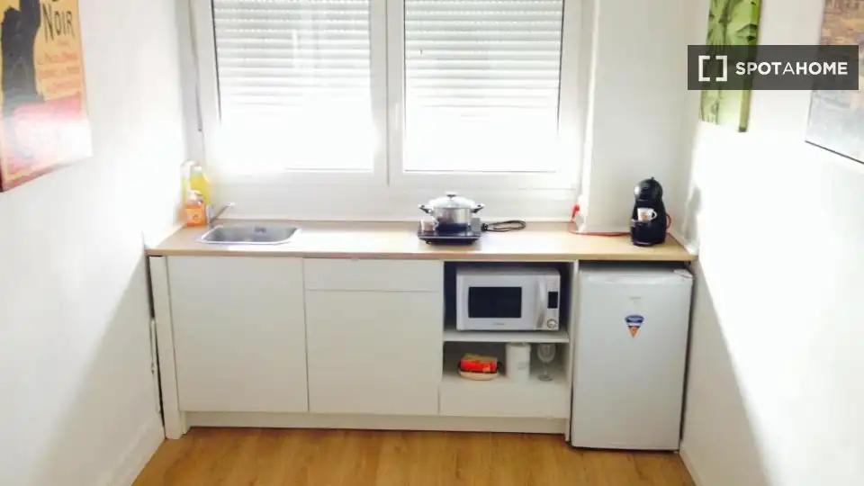 Flat with terrace to rent in Extramurs, imagen 3