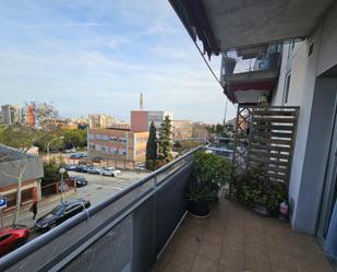 Exterior view of Duplex for sale in Badalona  with Air Conditioner, Terrace and Balcony