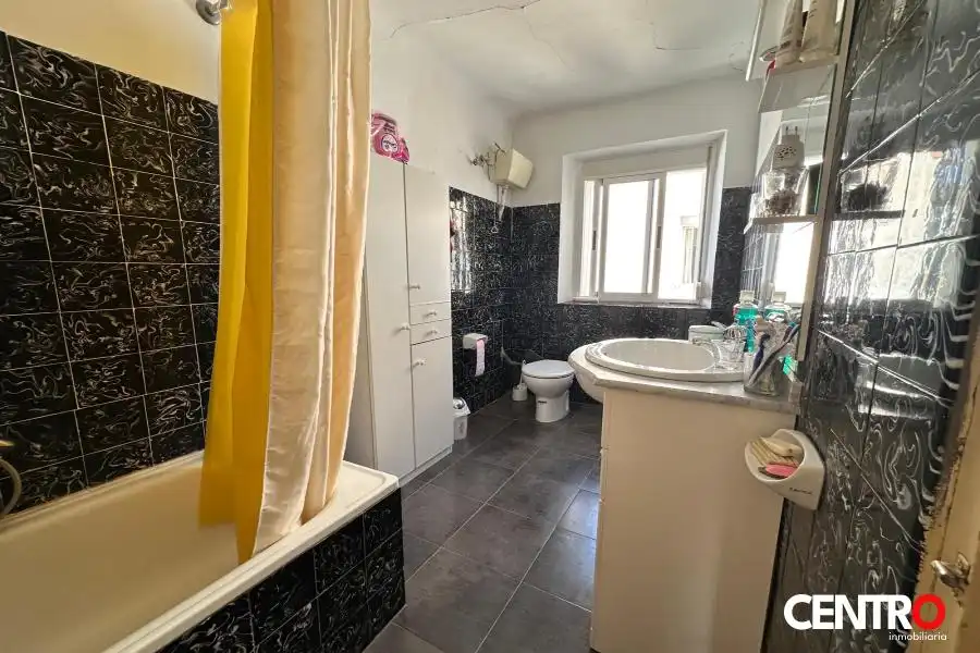 Bany de Casa o xalet en venda en Guadahortuna amb Jardí privat